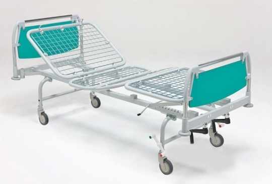 Медицинская металлическая двухсекционная кровать на колесах 11-cp131