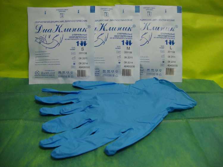 Перчатки «ДиаКлиник» нитриловые неопудренные стерильные (320 пар) размер M