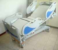 Многофункциональная медицинская кровать с электроприводом для палаты интенсивной терапии 11-cp216 вариант 2