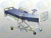 Функциональная медицинская кровать лего м1 с механическими регулировками металлического ложа и металлическими боковыми ограждениями