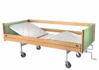 Кровать медицинская функциональная трехсекционная кф3-01-мск с винтовой регулировкой на колесах спинки-дерево ложе-метал код мск-6103